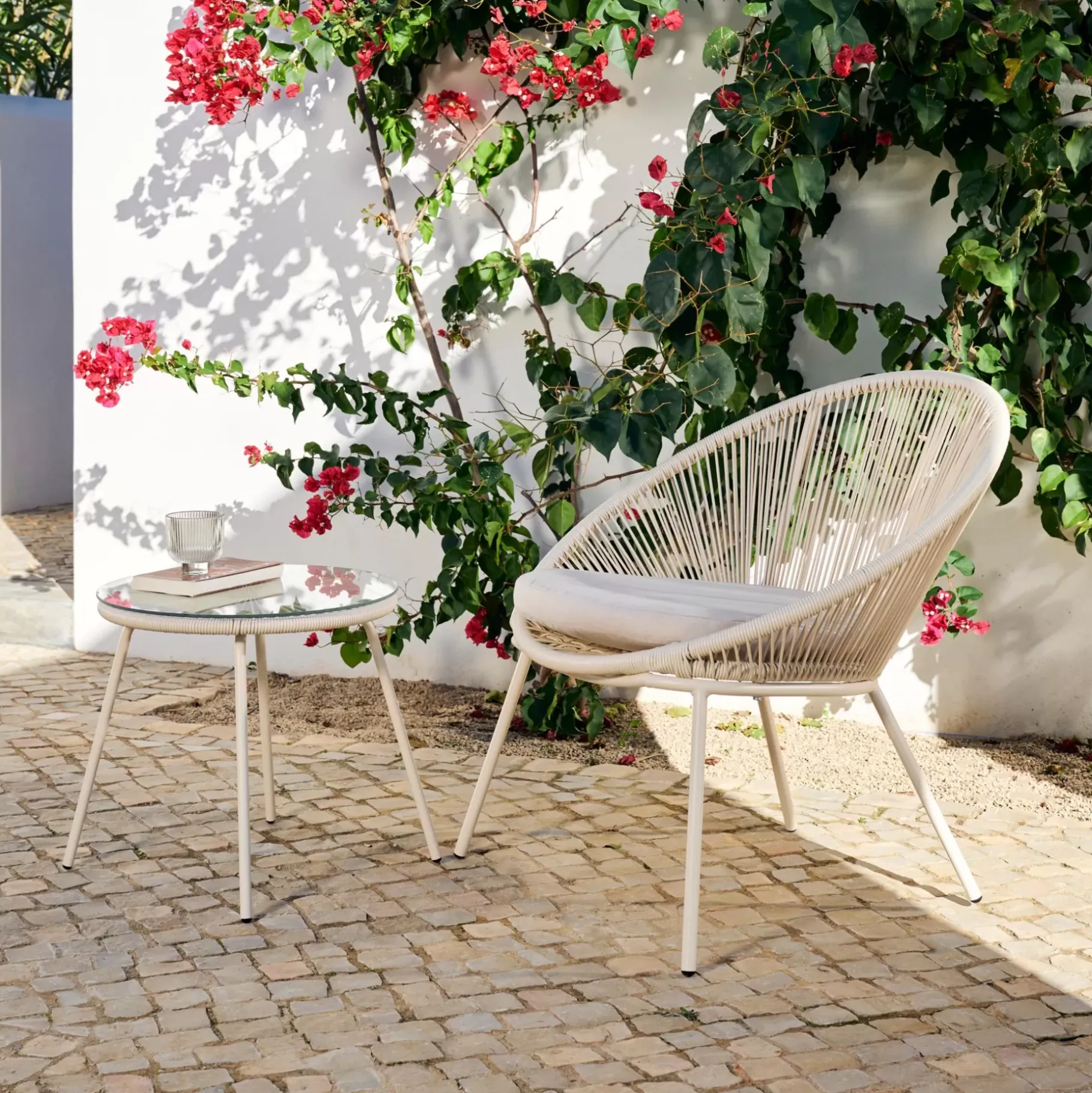 CASA Acapulco Mesa Lounge Arena