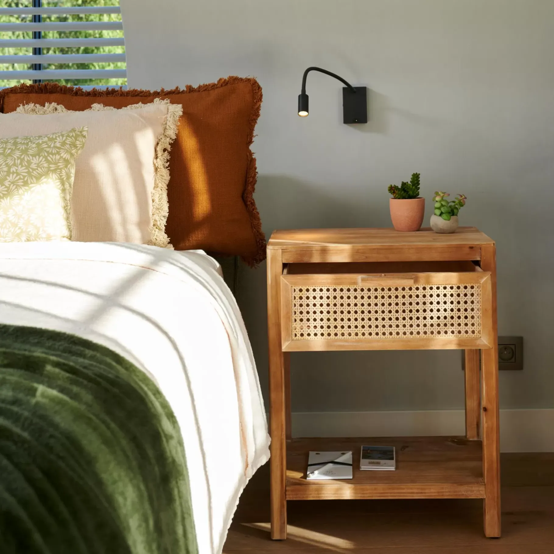 CASA Webster Mesilla De Noche Natural